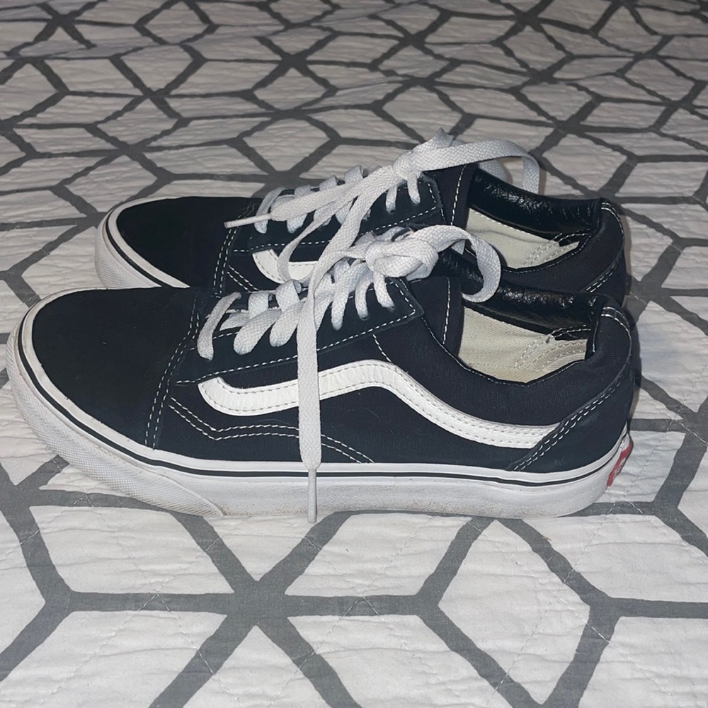 VANS “Old Skool” style